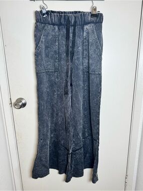 Zenana Outfitters Mineral Washed Black wide leg pant  with Drawstring Size Small